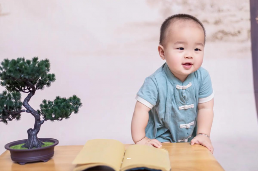 图木舒克宝宝脸上小白点
